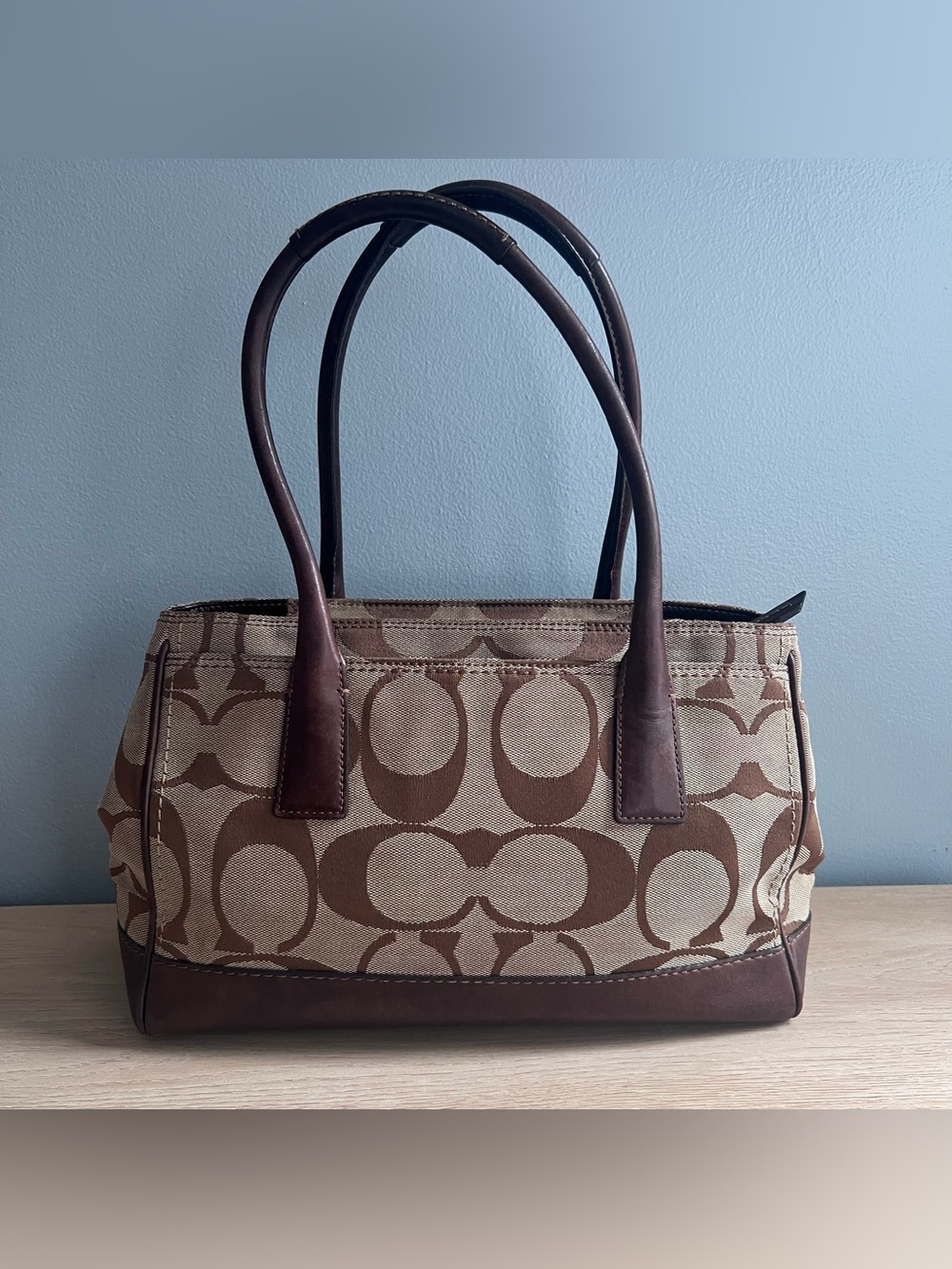 Coach Hamptons Signature Madeline Satchel - Picture 4 of 6
